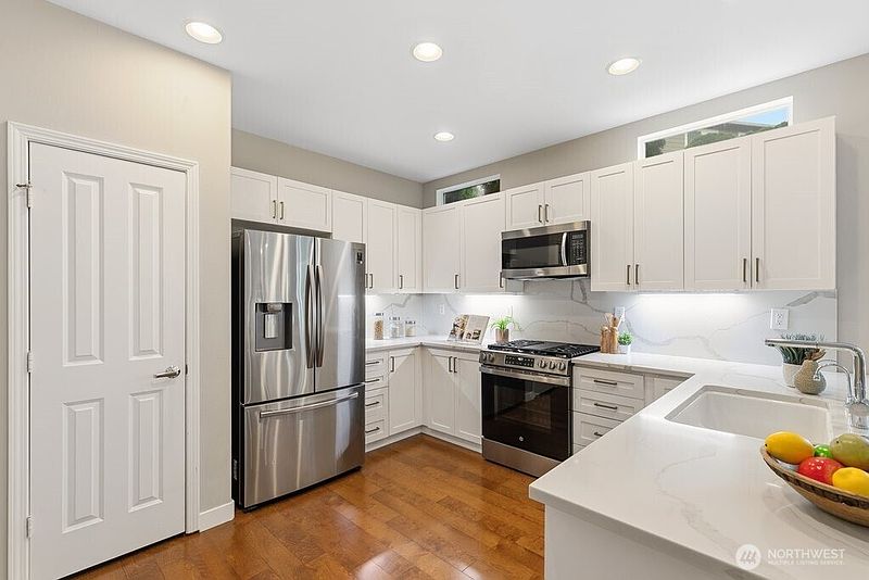 2nd image of 23977 SE 10th Street