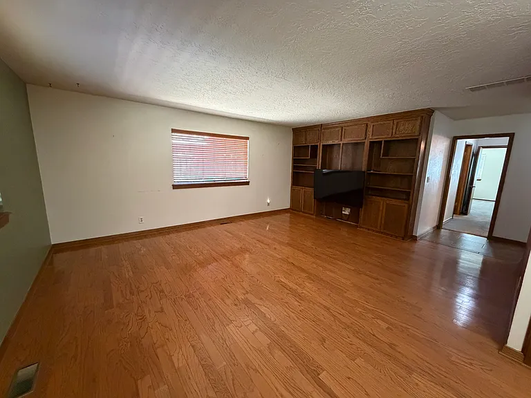 2517 Chateau Dr — Photo 6