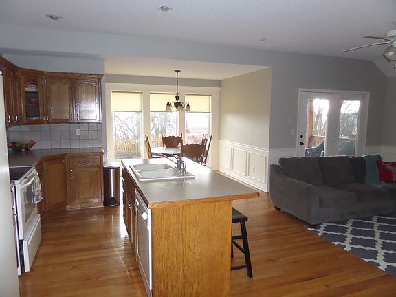5th image of 1341 SE Dalton Dr