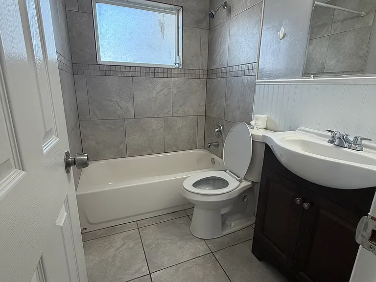 4102 Chesswood Dr — Photo 6
