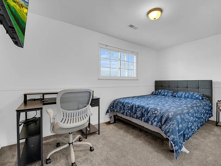 1708 Brockton Ave — Photo 16
