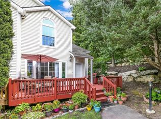 32 Pembrooke Ct, Putnam Valley, NY 10579