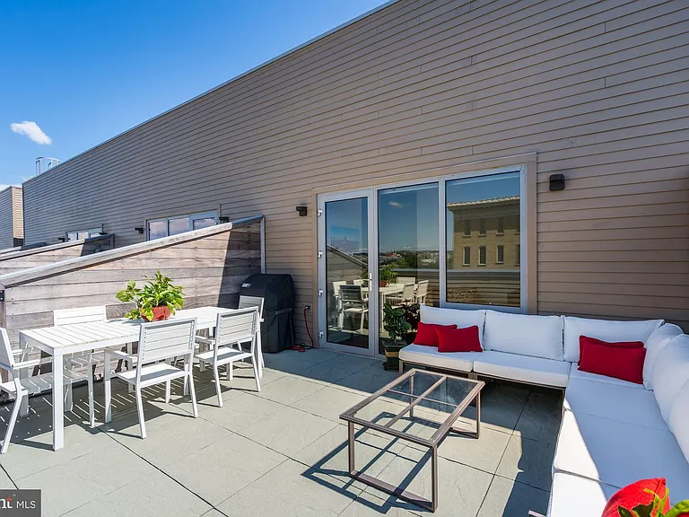 1311 13th St NW #Penthouse 602-2 — Photo 4