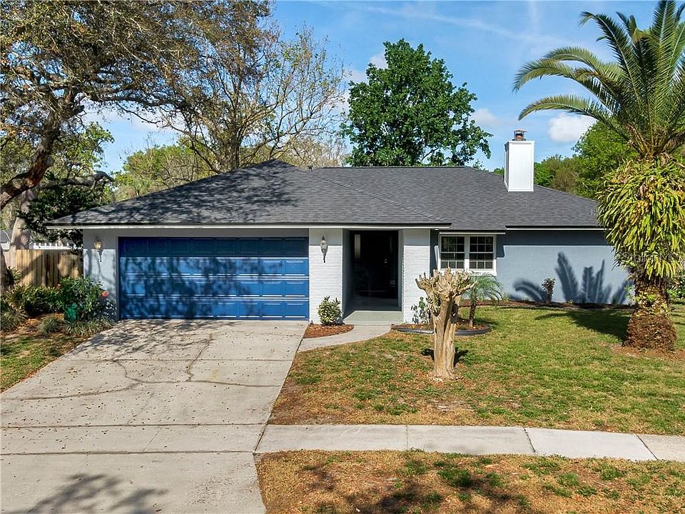 1st image of 302 Shadow Oak Dr