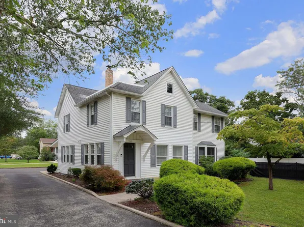 554 N 3rd St, Hammonton, NJ 08037