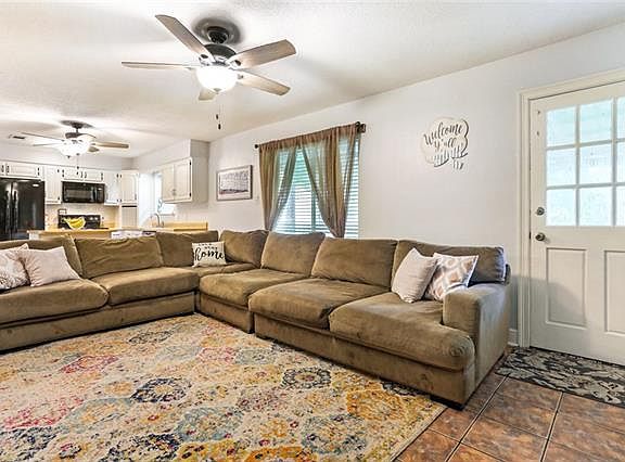 4th image of 1525 Wildwood Ln