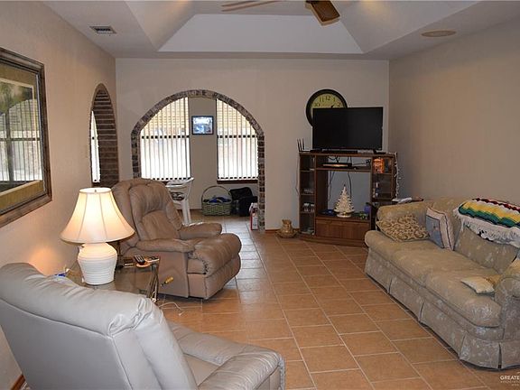 5th image of 828 Citrus Dr