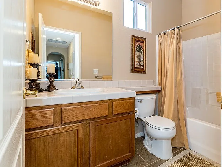 632 W Fontaine Ln — Photo 17