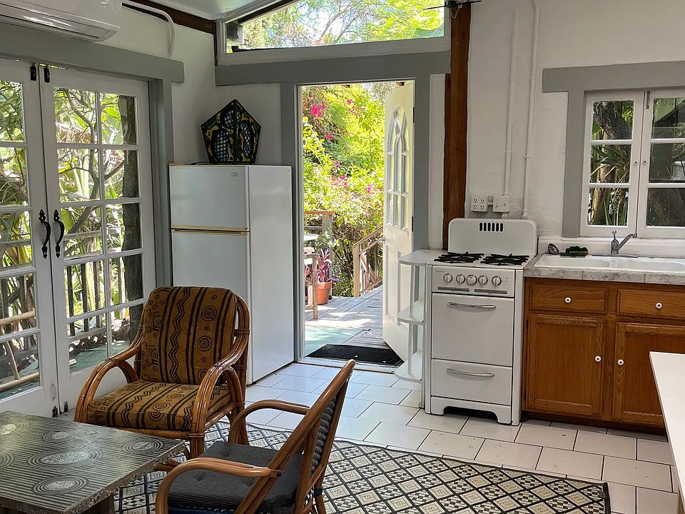 1st image of 3534 Fernwood Ave