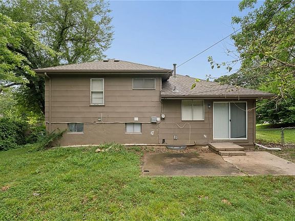 5th image of 5901 Fairlane Dr