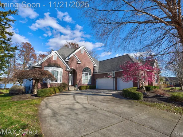 13275 Harborview Dr, Linden, MI 48451