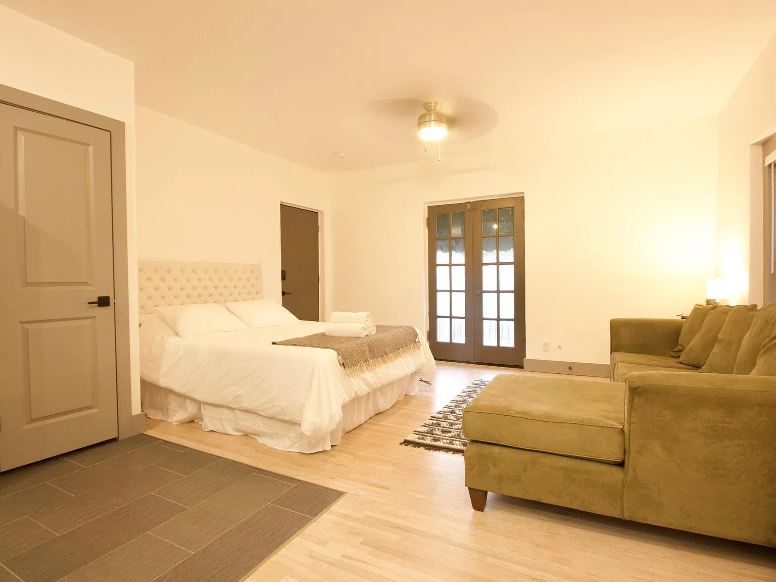 Studio, 400 sqft, $945 — Photo 3