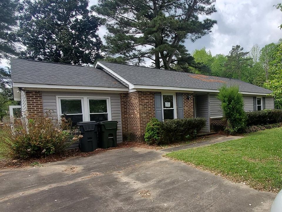 1st image of 806 Weaver Dr