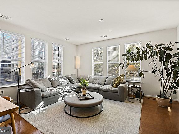 3rd image of 2665 Prosperity Ave APT 211