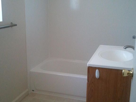 4th image of 1329 Park Dr #3