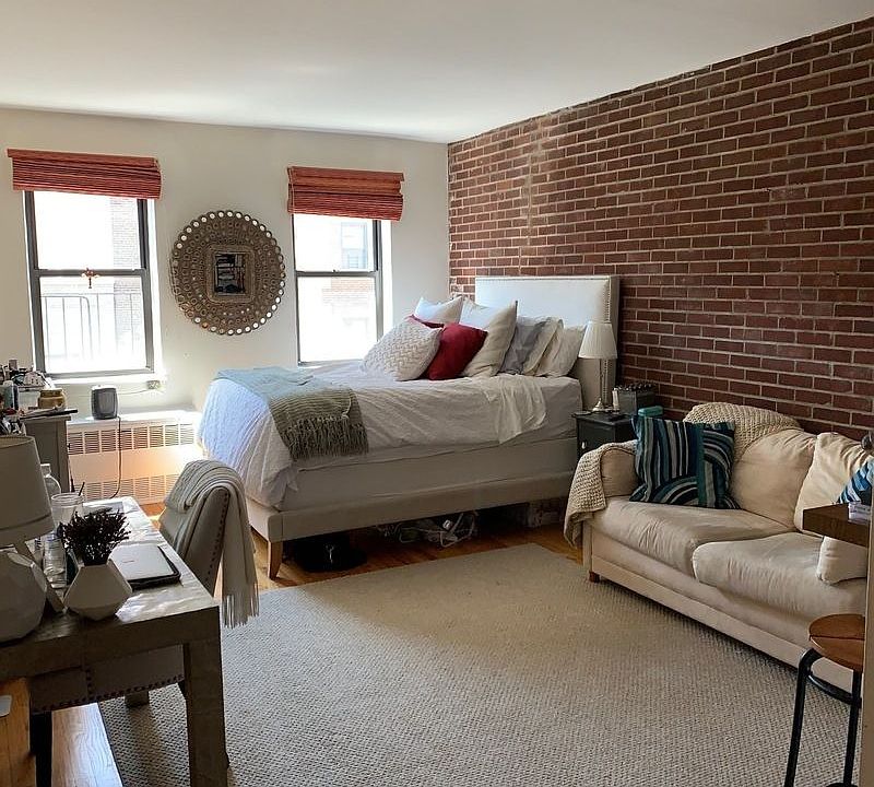 1st image of 215 E 77th St #6D
