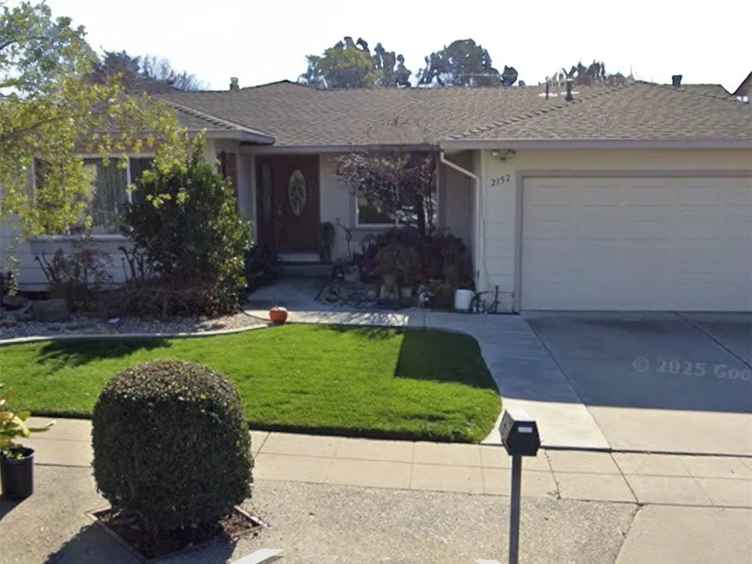 2152 Pedro Ave — Photo 2