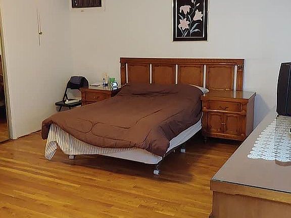 2nd image of 198-27 51av