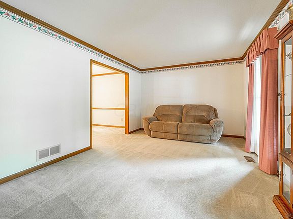 5th image of 1692 Leighton Dr
