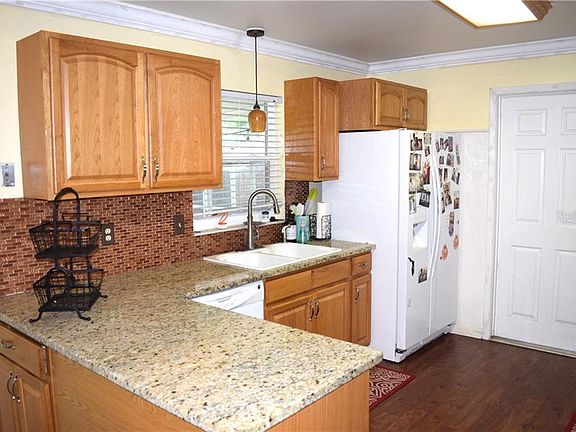 4th image of 103 Garden Ct