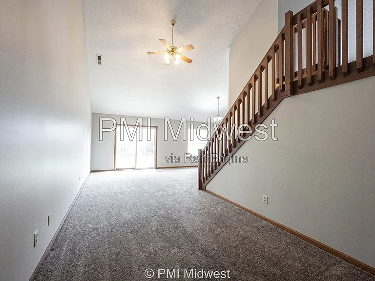 1092 Cobra Dr — Photo 9