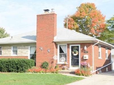 20319 Chalon St, Saint Clair Shores, MI, 48080