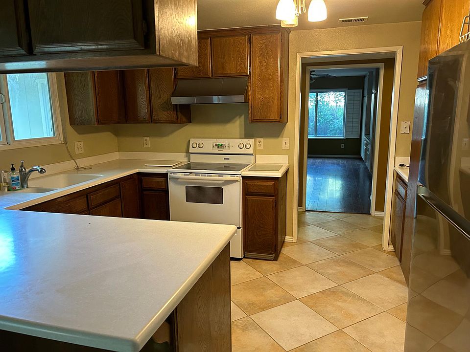 2nd image of 7732 Calle De La Estrella