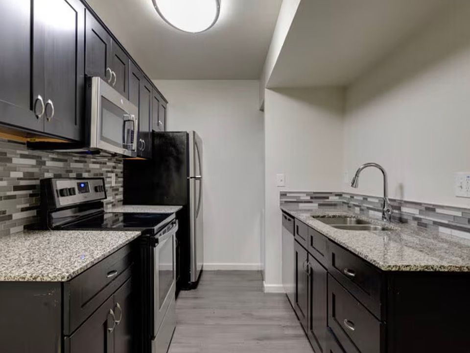 1st image of 2080 N Trekell Rd #2