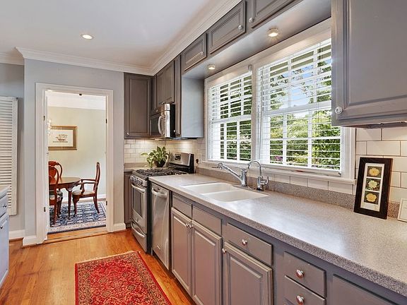 4th image of 2311 Pembrook Pl NE #0