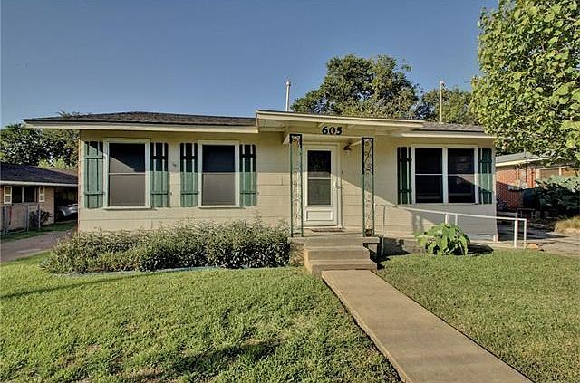 1st image of 605 Hammack Dr
