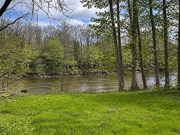 2nd image of 953 Creek Locks Road