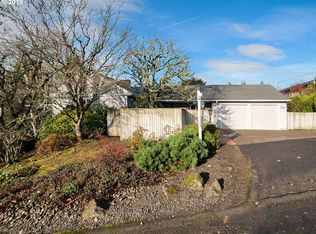 3868 SW Bridlemile Ln, Portland, OR 97221