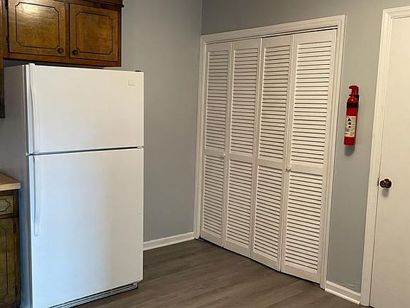 4th image of 825 Smith St APT 1