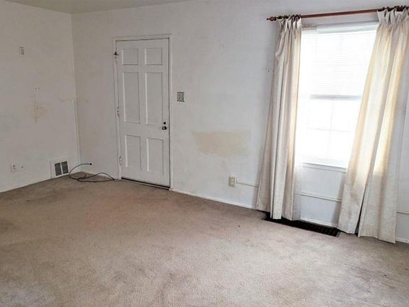 2nd image of 928 Adams Ave
