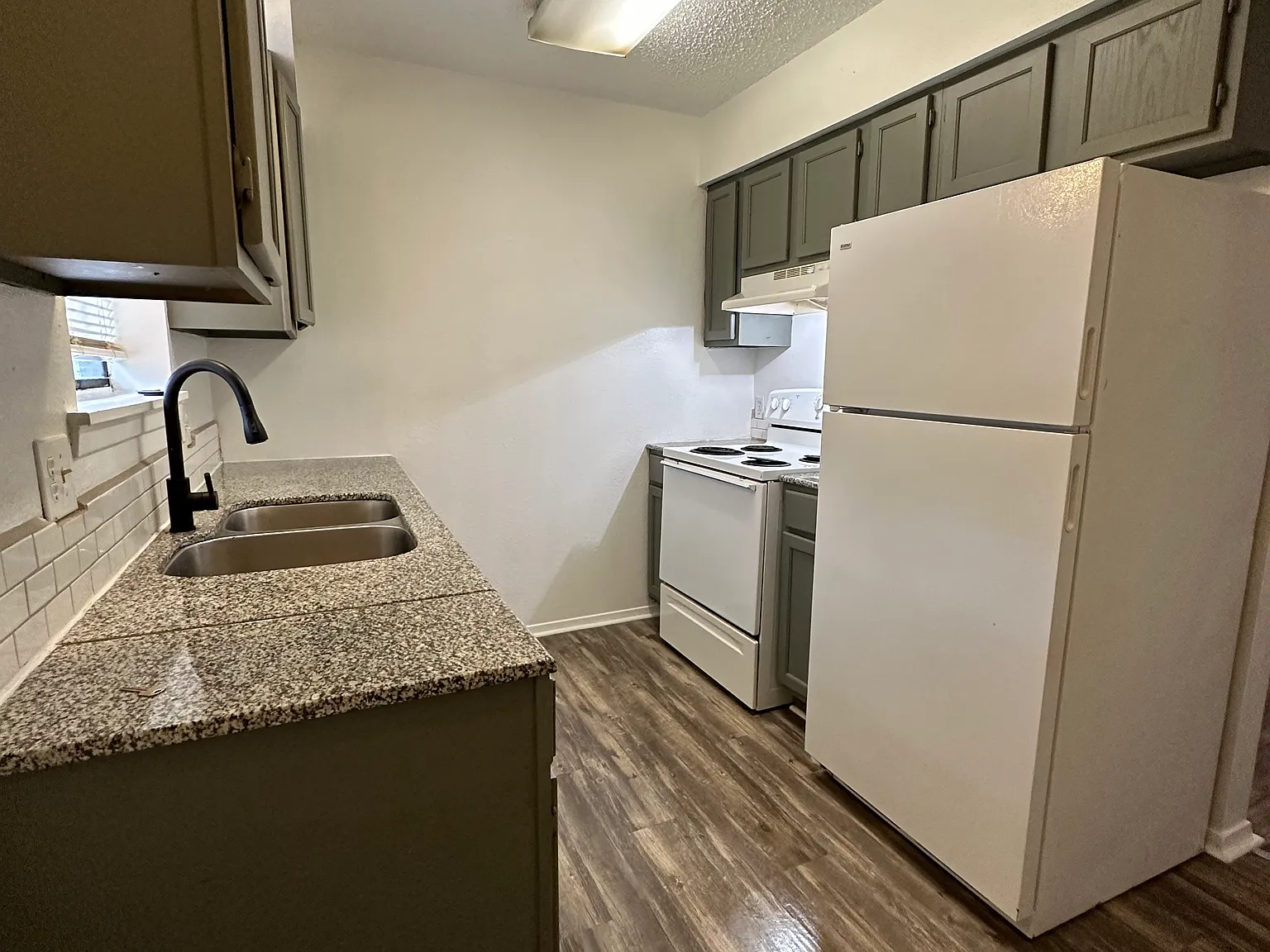 1 bed, 900 sqft, $950 — Photo 2