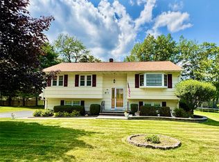 21 Pleasant Dr, Highland Mills, NY