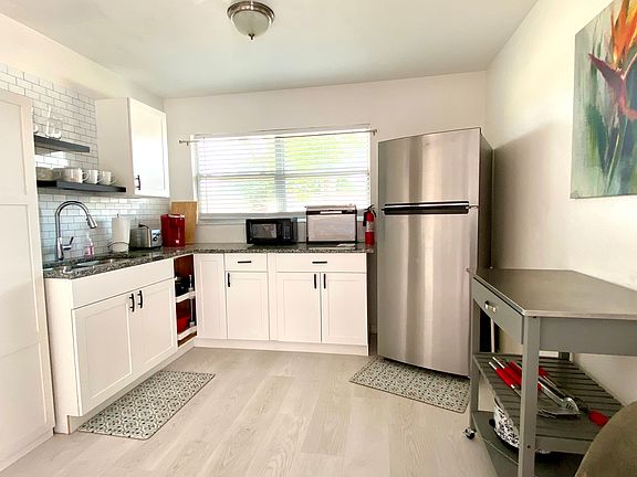 4th image of 1812 N Conrad Ave #B