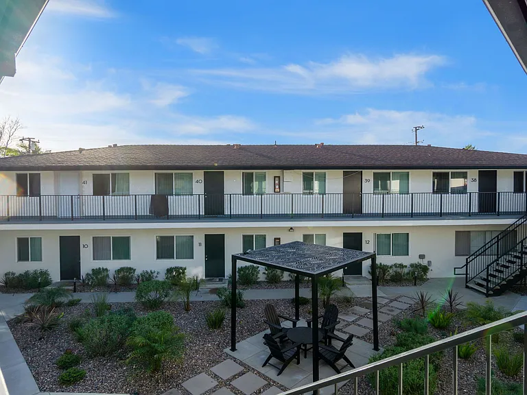 Torrance Gateway Apartments — Photo 27