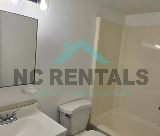 2559 Green Oaks Ct #B — Photo 12