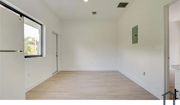 2 bed, 850 sqft, $2,200 — Photo 1