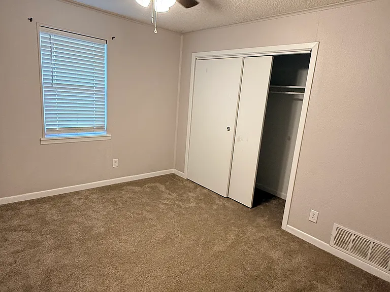 5202 Hilltop Dr — Photo 6