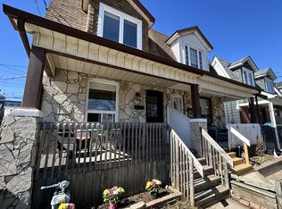10 Eldon Ave, Toronto, ON M4C5G1