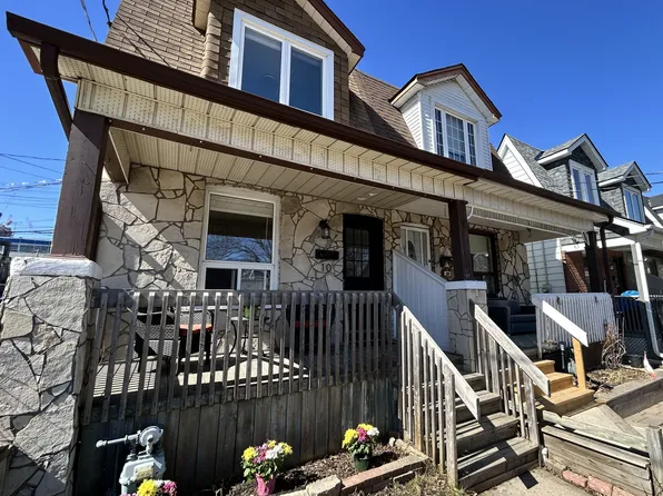 10 Eldon Ave, Toronto, ON M4C 5G1