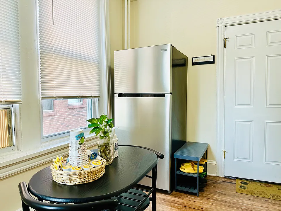 805 N Franklin St #2
