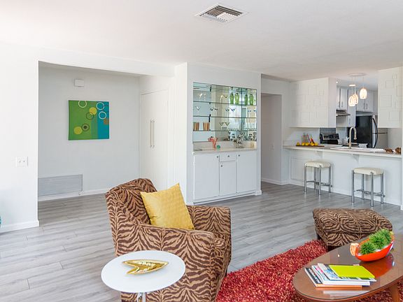 4th image of 2556 N Whitewater Club Dr Unit D
