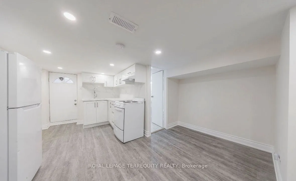 185 Laughton Ave — Photo 2