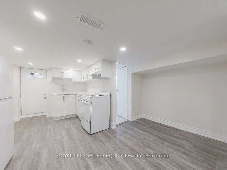 185 Laughton Ave #BASEMENT — Photo 2
