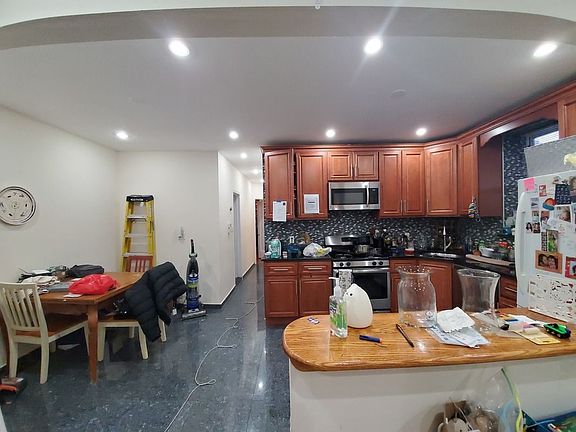 3rd image of 601 81st St #1