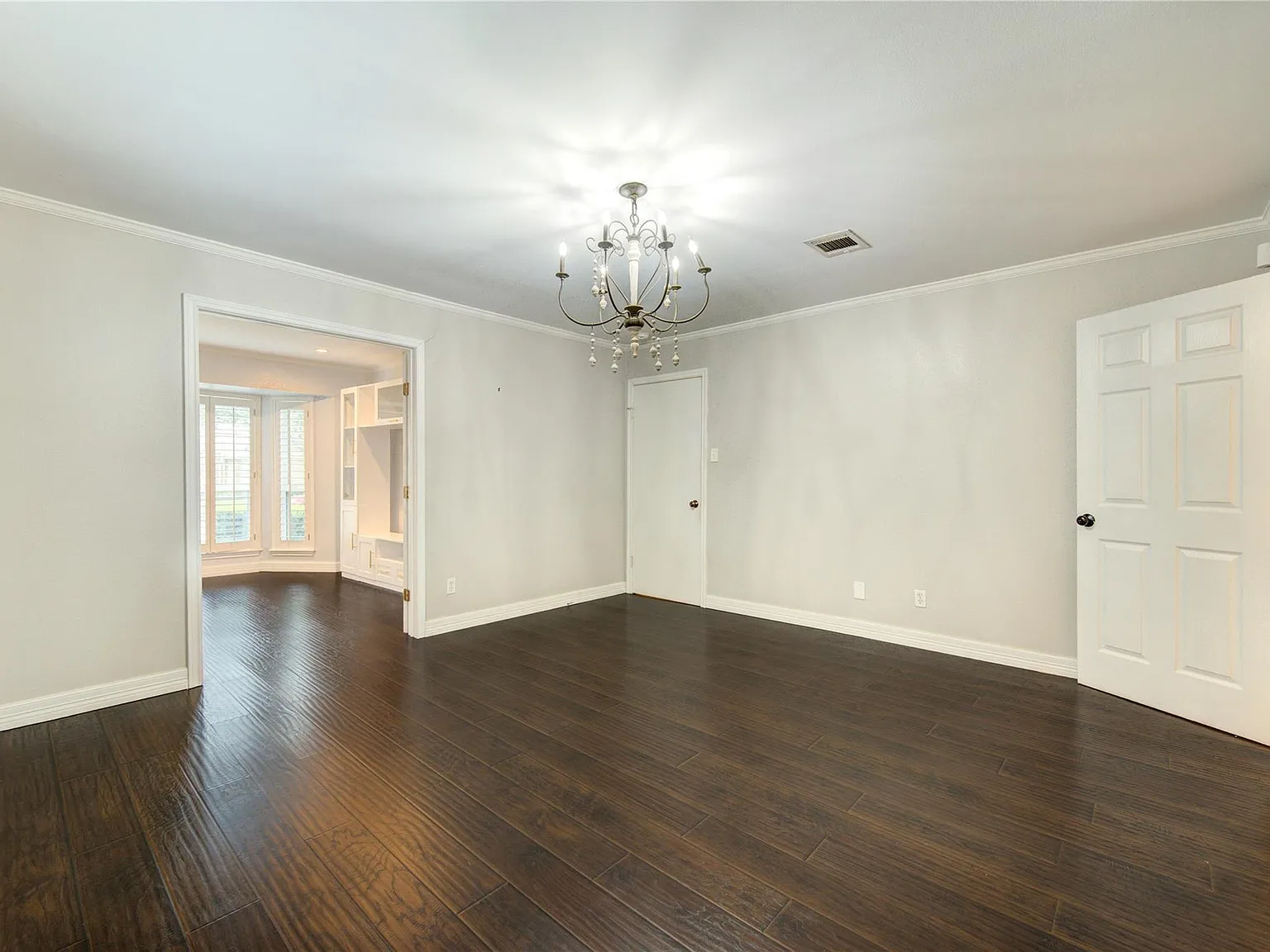4 bed, 2.5 bath, 2293 sqft, $3,150 — Photo 3