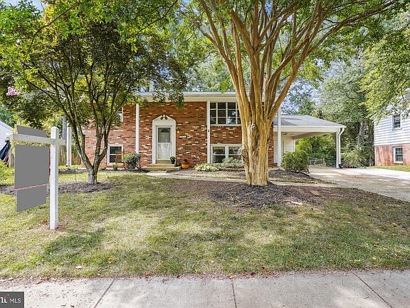3rd image of 13516 Carmel Ln